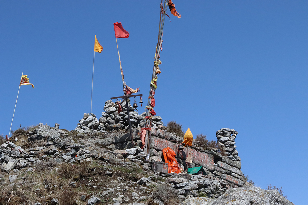 Ascend to new heights of worship at Hanuman Garh summit temple - Bir Billing